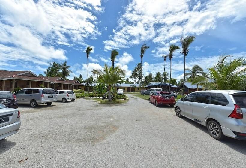 בית מלון כפרי Collection O 90622 Sehijau @ Cenang