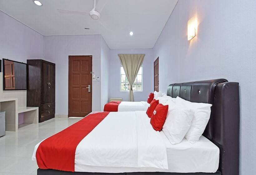 בית מלון כפרי Collection O 90622 Sehijau @ Cenang