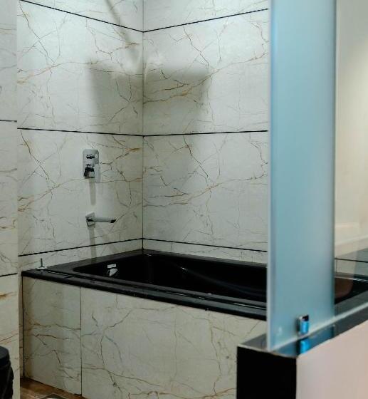 בית מלון כפרי Divan Clarks Inn, Goa