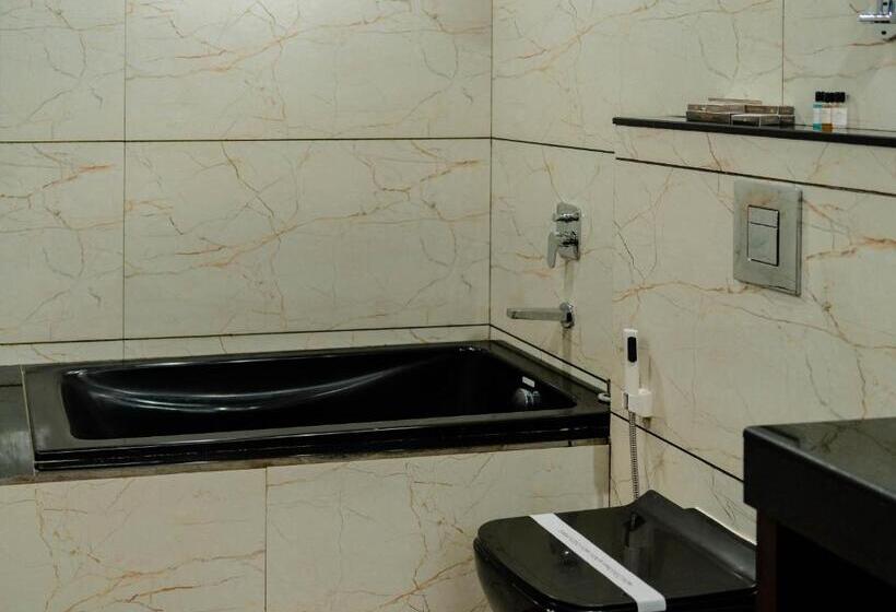 בית מלון כפרי Divan Clarks Inn, Goa