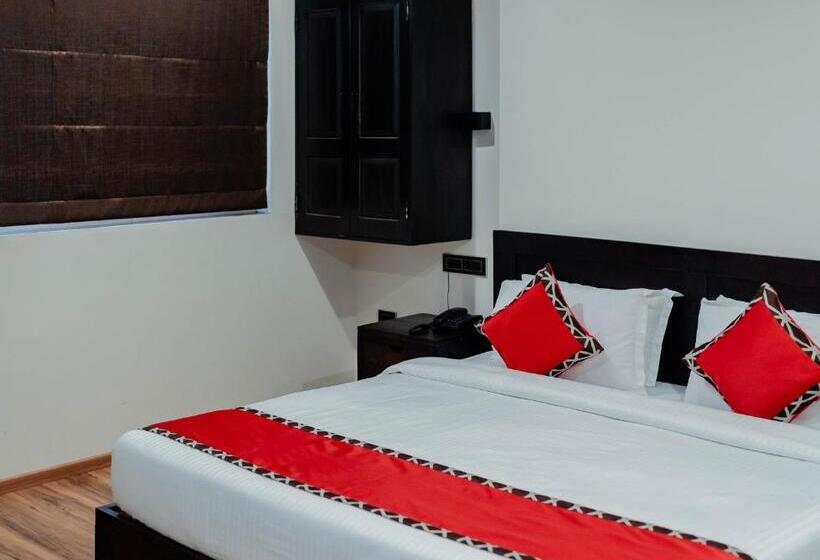 בית מלון כפרי Divan Clarks Inn, Goa