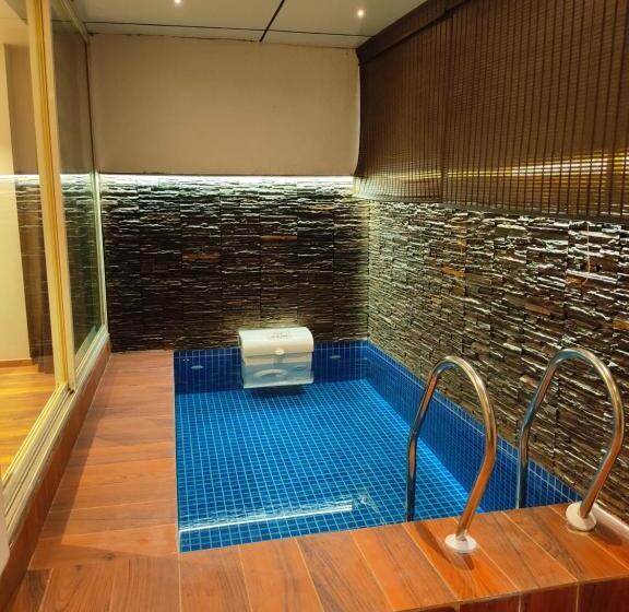 בית מלון כפרי Divan Clarks Inn, Goa