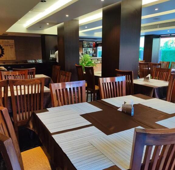 בית מלון כפרי Divan Clarks Inn, Goa