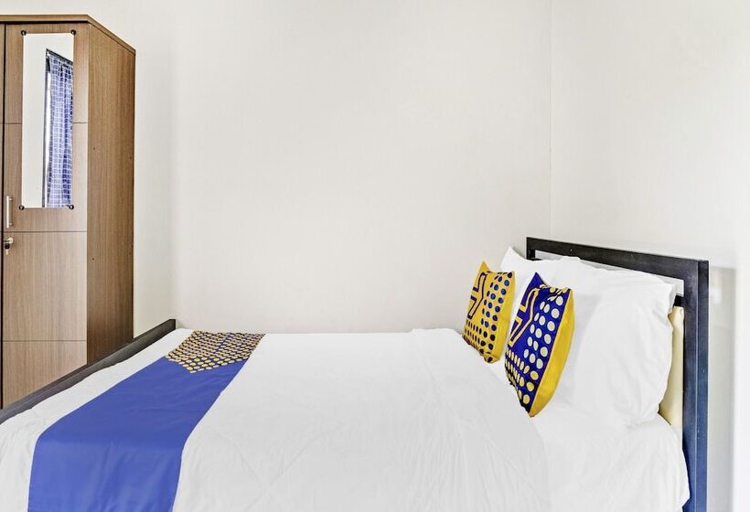 ホテル Spot On 90742 Kinanthy Homestay Syariah