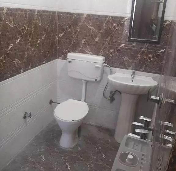 پانسیون Arora Classic Guest House