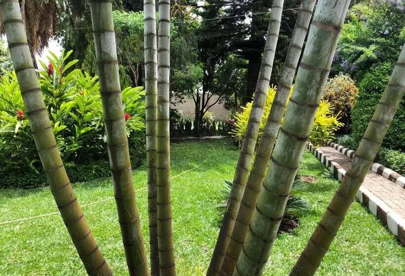 هاستل Karibu Heritage House