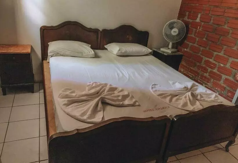 Hotel América