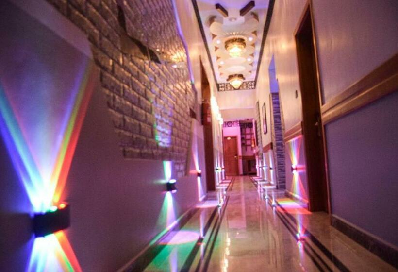 تختخواب و صبحانه Zimbo Golden Vip Lodge