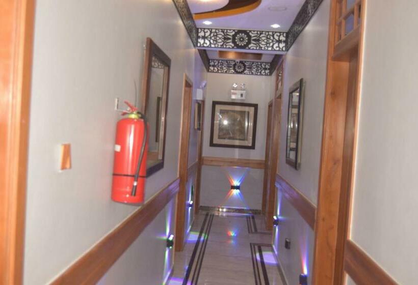 تختخواب و صبحانه Zimbo Golden Vip Lodge