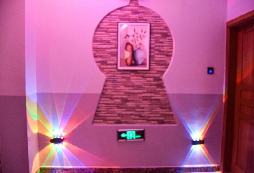 تختخواب و صبحانه Zimbo Golden Vip Lodge