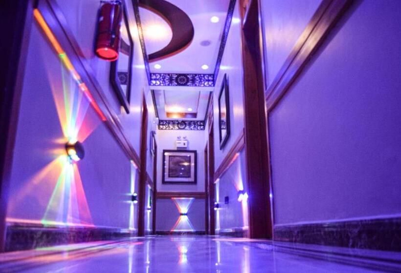 تختخواب و صبحانه Zimbo Golden Vip Lodge