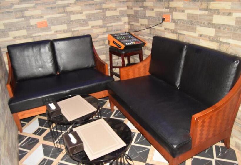 تختخواب و صبحانه Zimbo Golden Vip Lodge