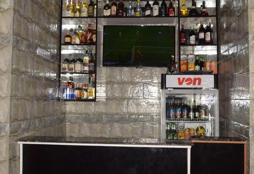 تختخواب و صبحانه Zimbo Golden Vip Lodge