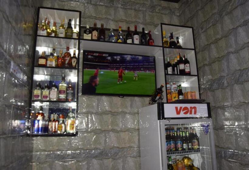 تختخواب و صبحانه Zimbo Golden Vip Lodge