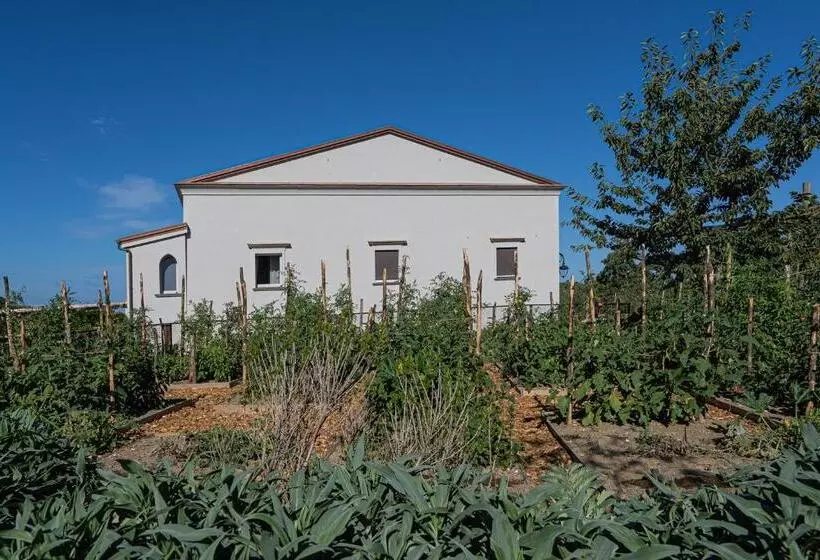 هتل Laqua Countryside