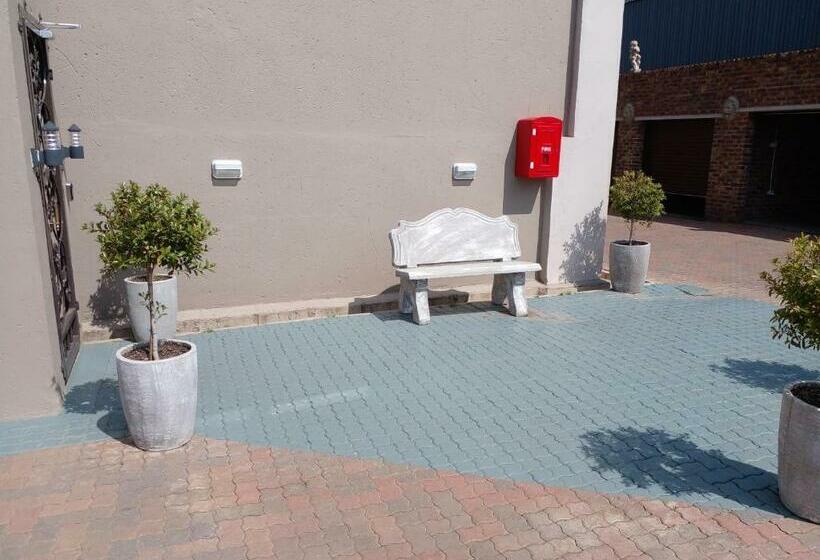 Pension (Hôtel basse catégorie) X Inn