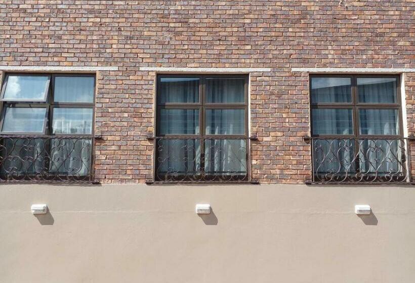 Pension (Hôtel basse catégorie) X Inn