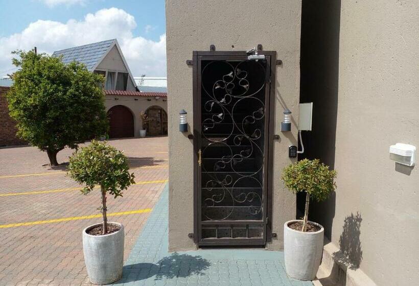 Pension (Hôtel basse catégorie) X Inn