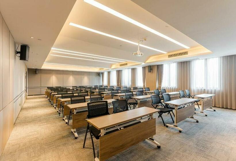 Atour Hotel Jiaxing Haiyan Haifeng Road