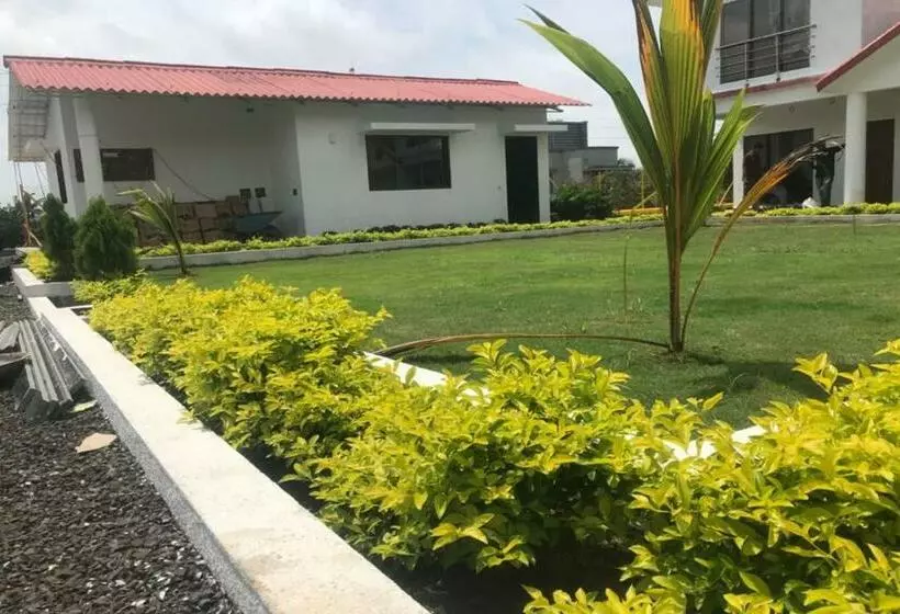 هتل Berryl Resorts