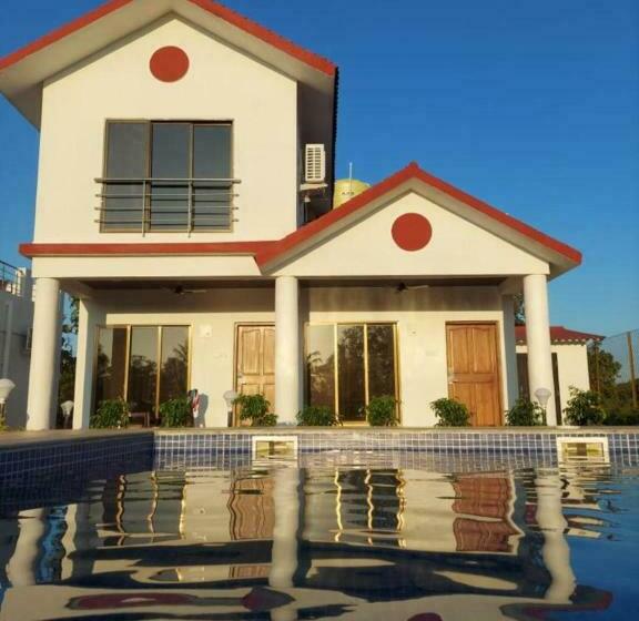 בית מלון כפרי Berryl Resorts