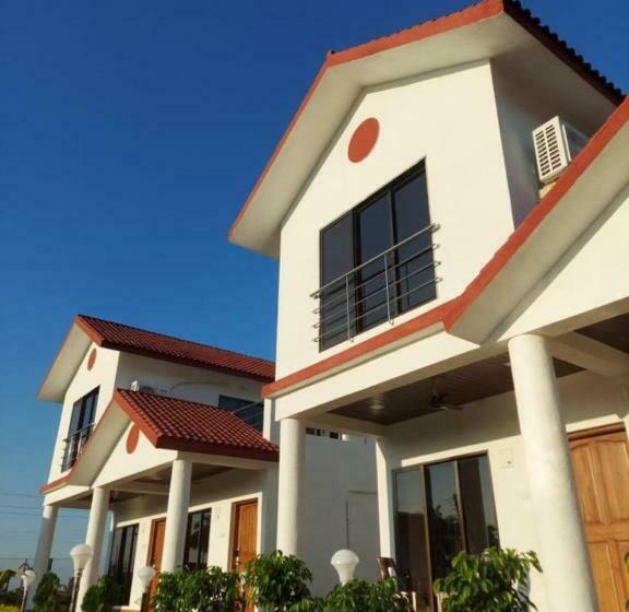 בית מלון כפרי Berryl Resorts