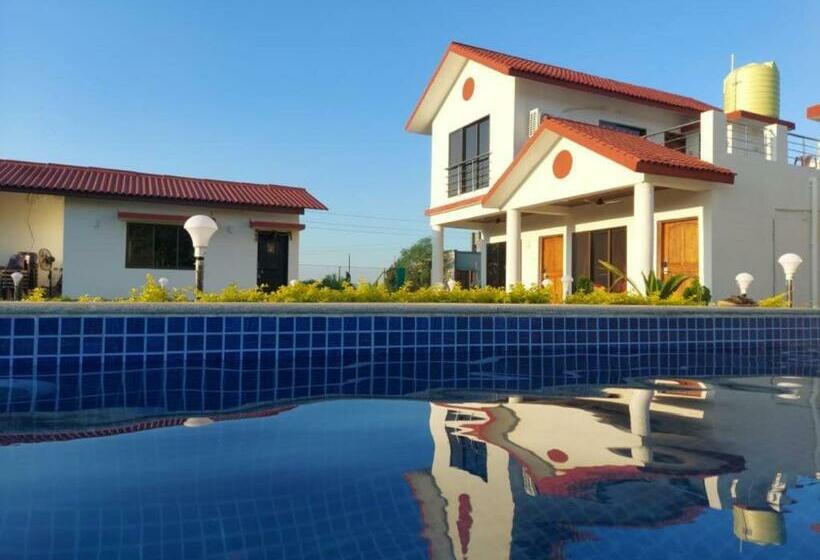 בית מלון כפרי Berryl Resorts