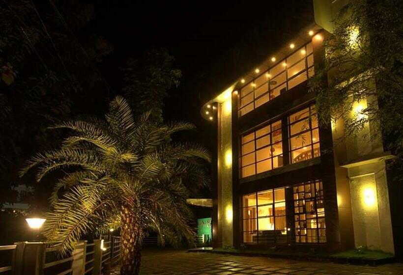 Hotel La Serene Mattannur