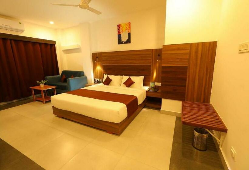 Hotel La Serene Mattannur