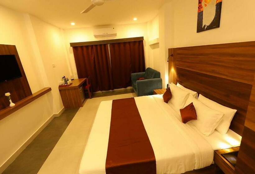 Hotel La Serene Mattannur