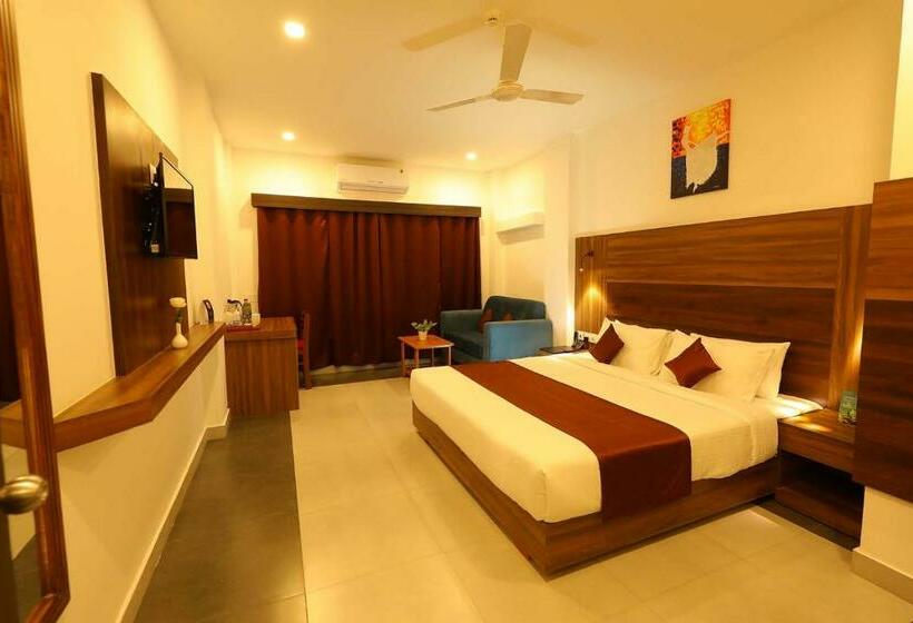 Hotel La Serene Mattannur