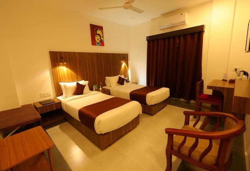 Hotel La Serene Mattannur