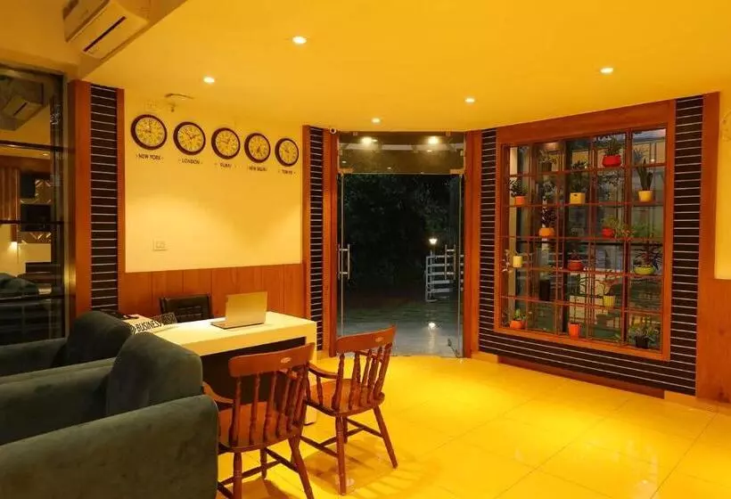 Hotelli La Serene Mattannur