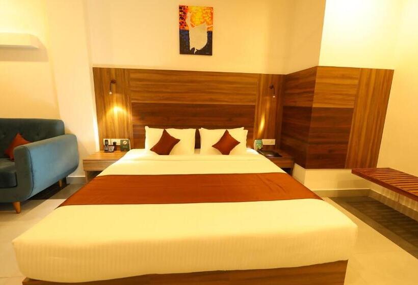 Hotel La Serene Mattannur