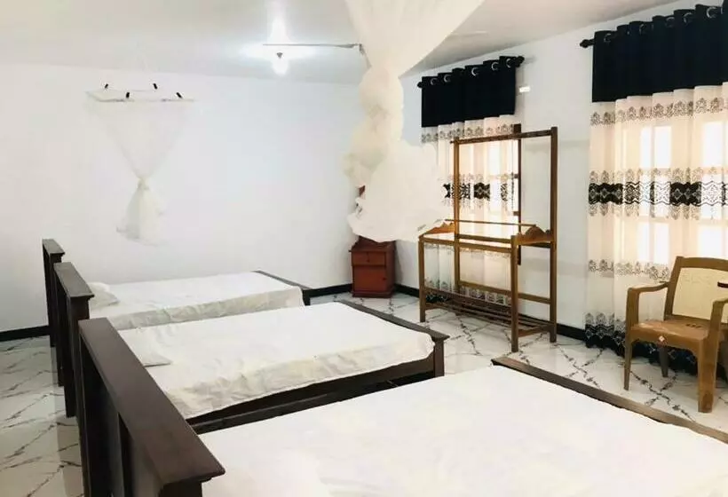 ペンション Hikkaduwa Rest