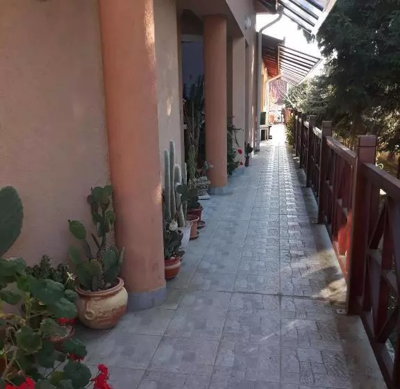 Majatalo Kenézy Lux Apartman Vendégház