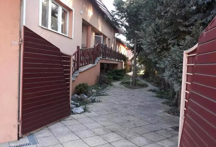 Majatalo Kenézy Lux Apartman Vendégház