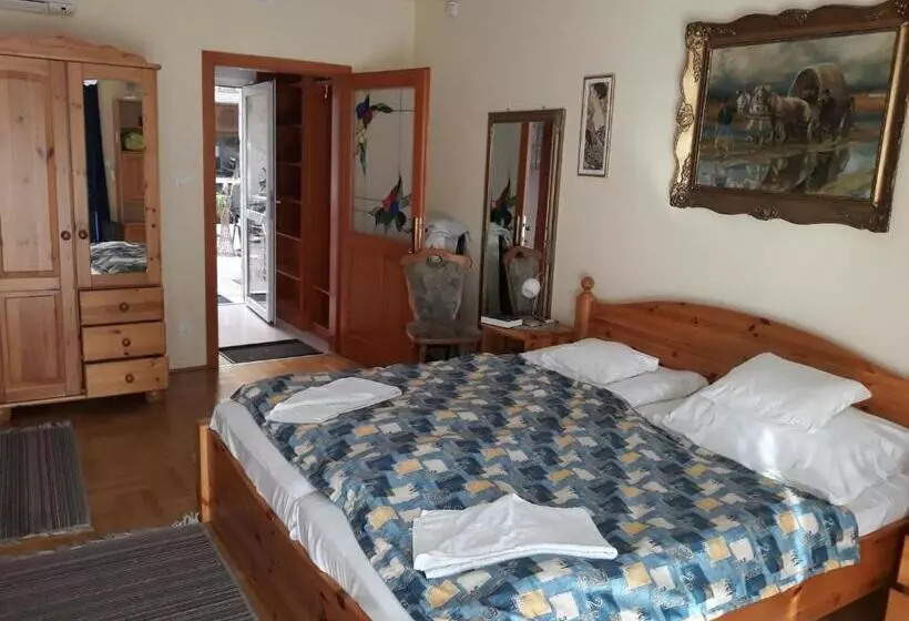Majatalo Kenézy Lux Apartman Vendégház