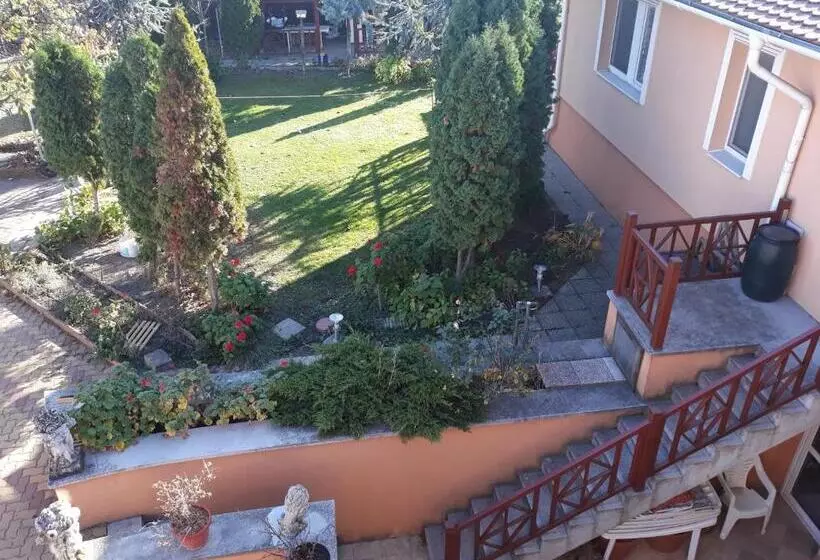 Majatalo Kenézy Lux Apartman Vendégház