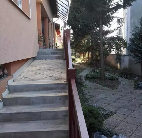 Majatalo Kenézy Lux Apartman Vendégház