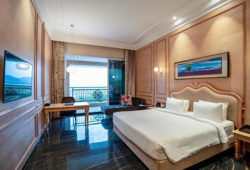 Seven Eleven Hotels And Club