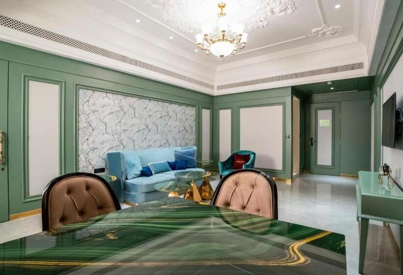 Seven Eleven Hotels And Club