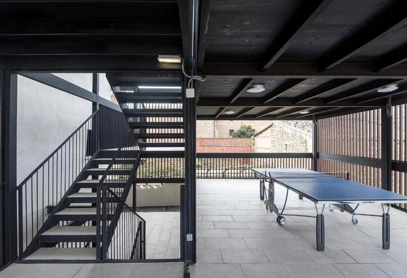 ユースホステル Palacio De Sansol