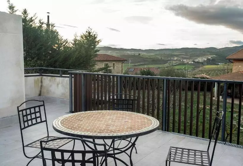 Retkeilymaja Palacio De Sansol