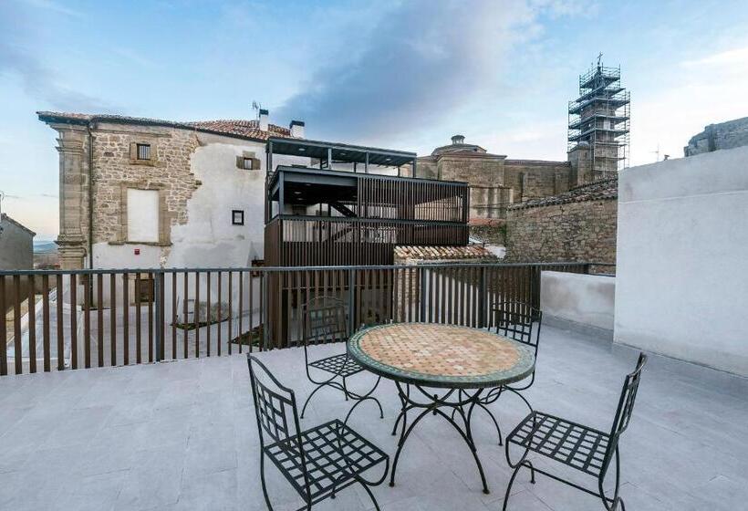 ユースホステル Palacio De Sansol