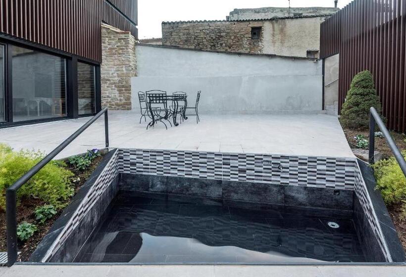 ユースホステル Palacio De Sansol