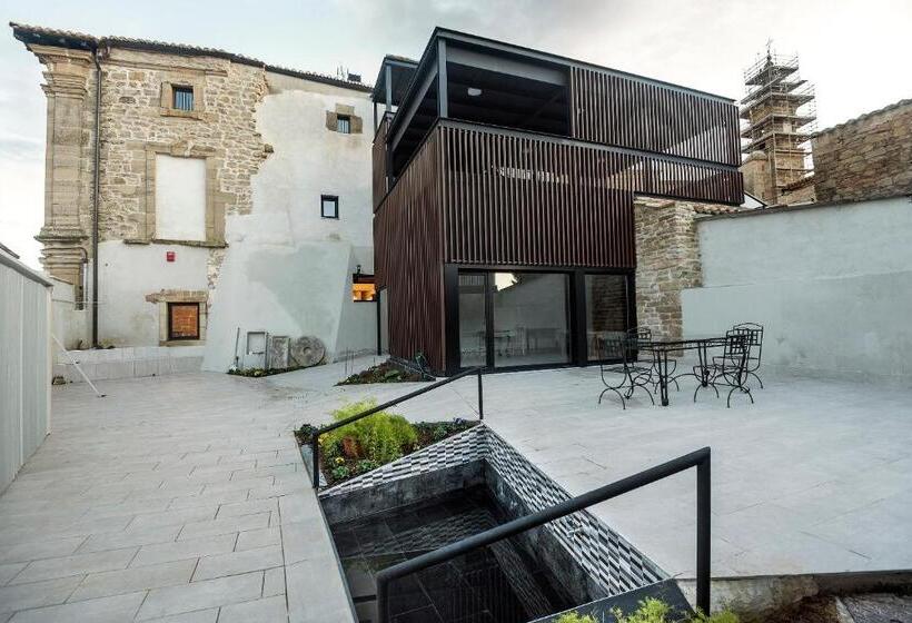 ユースホステル Palacio De Sansol