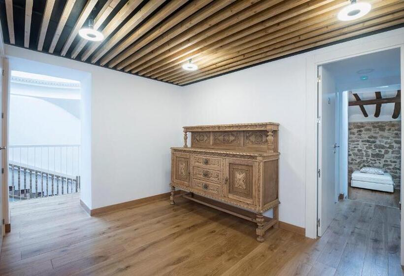 ユースホステル Palacio De Sansol