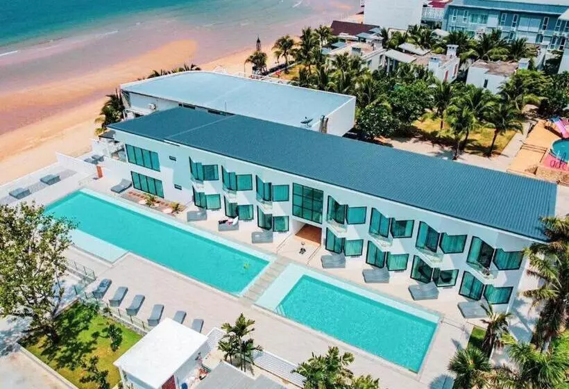 ホテル Rattana Pura Beach Resort