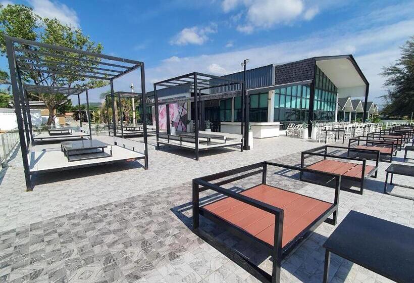 Отель Rattana Pura Beach Resort